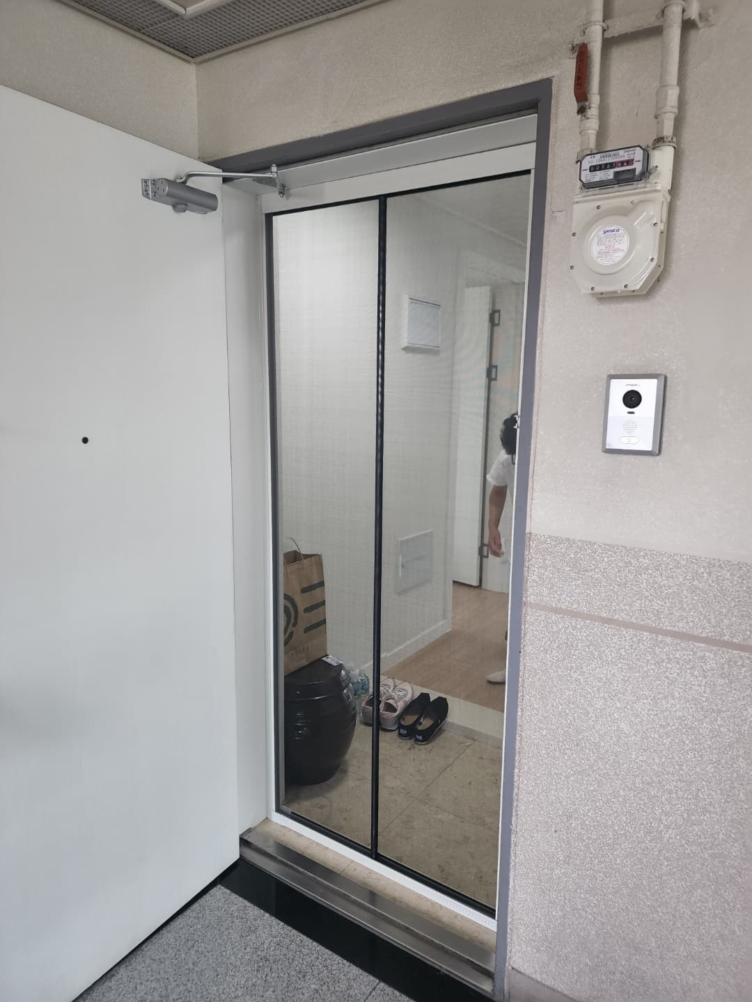 경기도 과천시 방충망 시공 사진 1