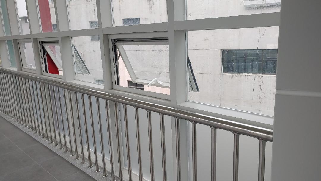 경기도 과천시 방충망 시공 사진 1